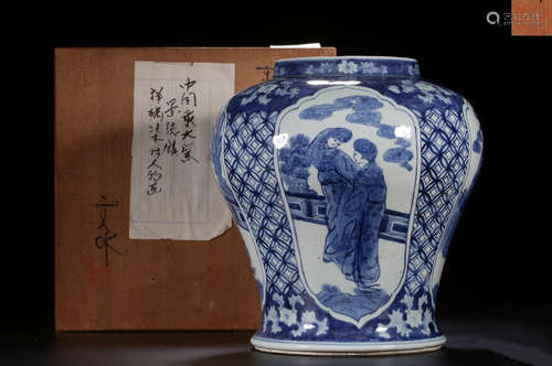 A BLUE&WHITE GLAZE JAR WITH FIGURE PATTERN