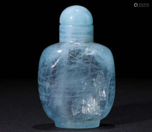 A Qing Dynasty 
Aquamarine Snuff Bottle