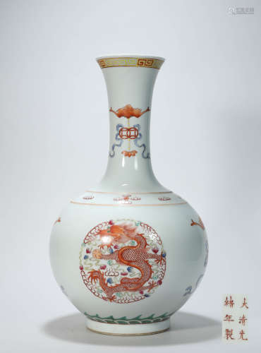 A Qing Dynasty Famille Rose Dragon Pattern Porcelain Vase