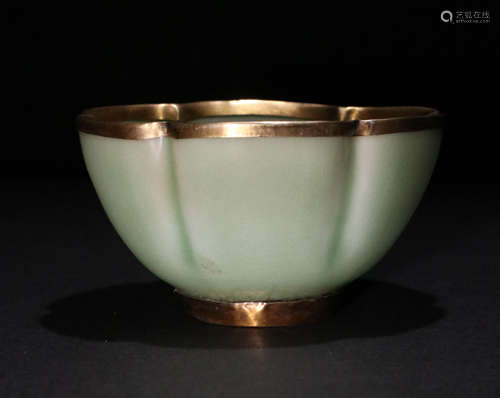 A Song Dynasty Gold Coverd Jun Kiln petal shape bowl