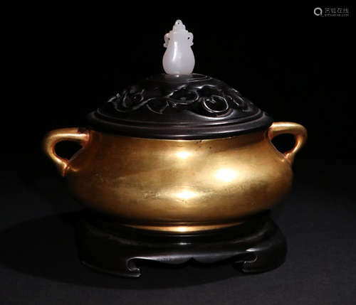 A Qing Dynasty Gilding Bronze 
Incense Burner