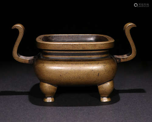 A Qing Dynasty Bronze double ear
incense burner