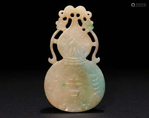 A Qing Dynasty jadeite Pendant, Gourd