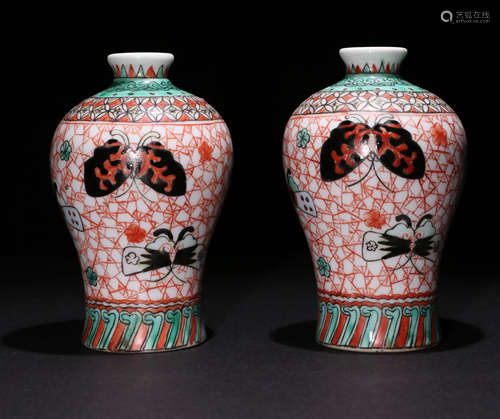 A pair of Qing dynasty Famille Rose Vases