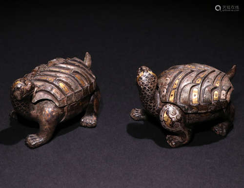 A Han Dynasty mixed Gold and sliver 
Turtle shape Ornament