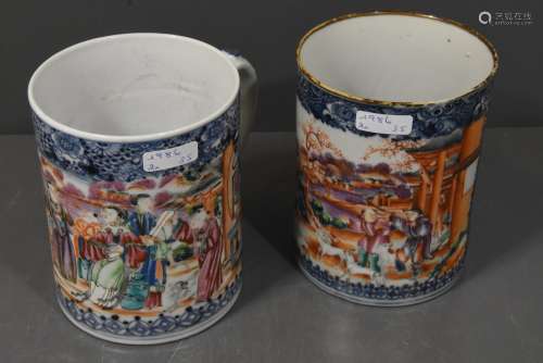 2 tasses en porcelaine de Chine fin 18ème (Ht.12cm, une avec égrenures)
