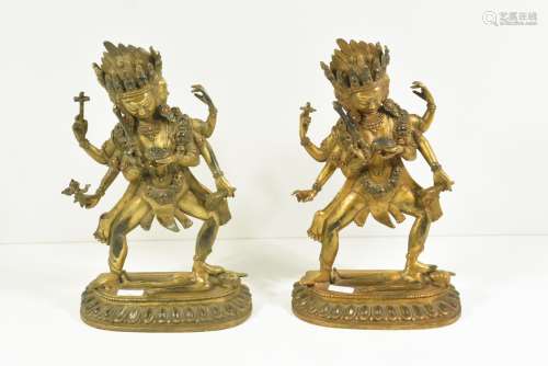 Lot de deux divinités en bronze asiatique (Ht 28cm)