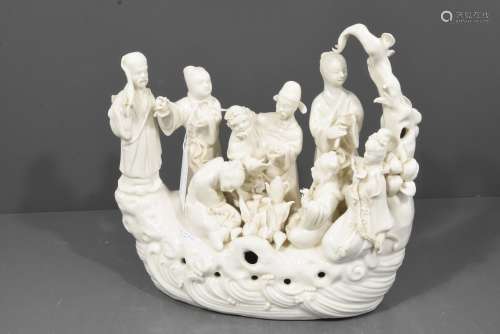 Groupe en porcelaine de Chine (Long 25cm, ht 25cm)