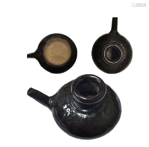 Song dynasty black glazed pottery pot宋代黑釉陶壶