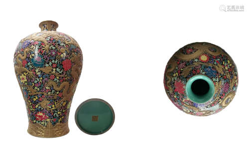 Enamel painted plum vase珐琅描金梅瓶