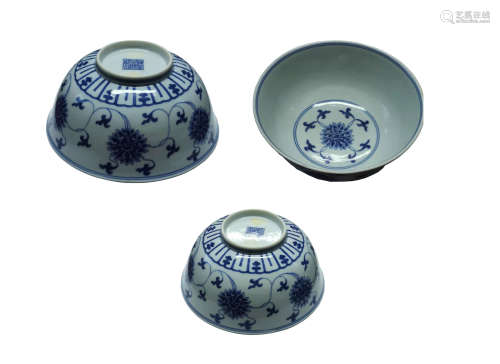 Daoguang official blue and white wrapped twig bowl道光官款青花缠枝碗