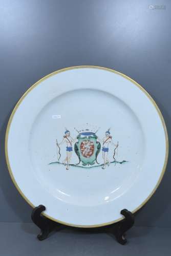 Grand plat armorié en porcelaine de Chine 18ème, Cie des Indes (diam.48cm)