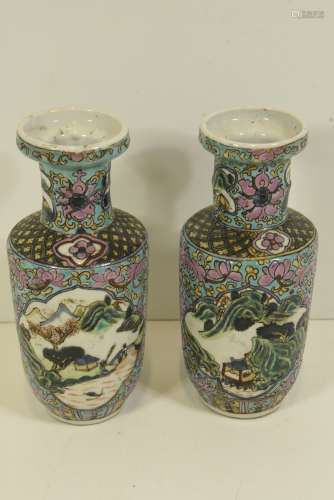 Paire de petits vases en porcelaine de Chine 19ème (Ht.20cm)
