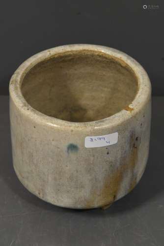 Brûle parfum tripode en porcelaine craquelée asiatique ancien (Ht 11cm)