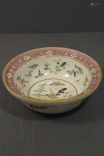 Plat en porcelaine de Chine (Dia:23.5cm et H:8cm)