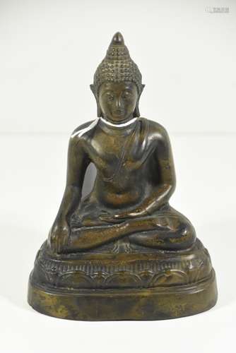 Divinité asiatique en bronze (Ht 16.5cm)