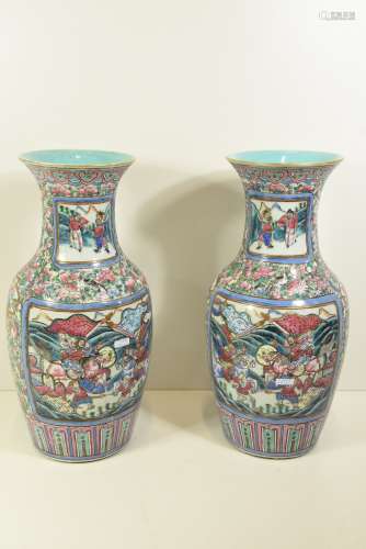 Paire de vases en porcelaine de Chine à double décor (Ht.46cm)