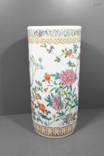 Vase rouleau en porcelaine de Chine 20ème (Ht 45cm)
