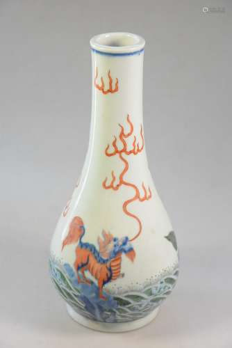 Vase en porcelaine de Chine signé (HT.40cm)