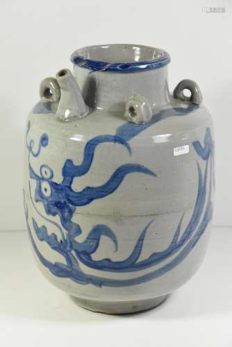 Cruche en porcelaine de Chine (Ht.35cm, éclat au col)