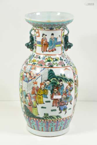 Vase tardif en porcelaine (Ht 39cm)