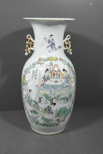 Vase en porcelaine de Chine (Ht 43cm)