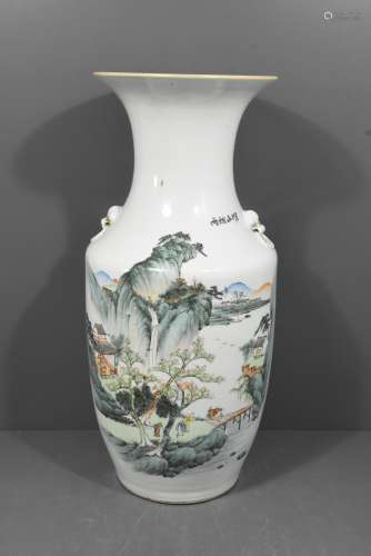 Vase en porcelaine de Chine (Ht 43cm)