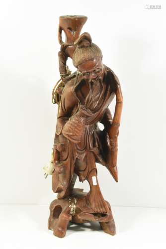 Sculpture asiatique en bois montée en lampe (Ht 60cm)