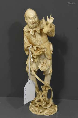 Statuette 19ème en ivoire asiatique (24cm, petits accidents)