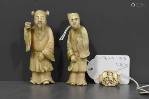 2 statuettes asiatiques en ivoire 19ème (Ht.9cm) + coulisse Japon 19ème