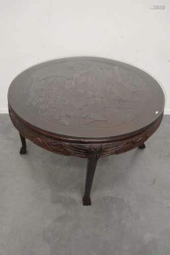 Table chinoise ronde sculptée (Ht78cm, diam.117cm)