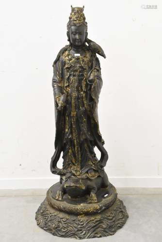 Importante divinité asiatique en bronze (Ht 103cm)