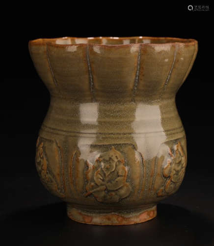 A YAOZHOU YAO GREEN GLAZE JAR