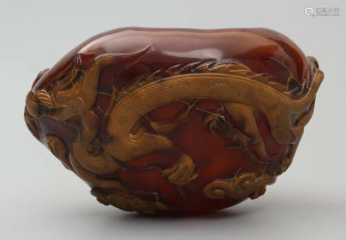 AN AGATE BRUSH WASHER CARVED WITH DRAGON