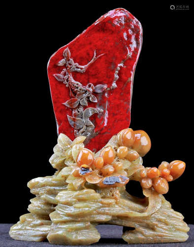 A BLOODSTONE ORNAMENT CARVED WITH FLOWER&BIRD