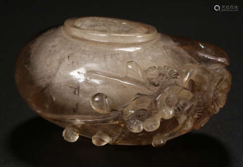 AN OLD CRYSTAL BRUSH WASHER CARVED WITH FLOWER