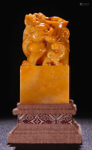 A TIANHUANG STONE SEAL CARVED WITH AUSPICIOUS BEAST
