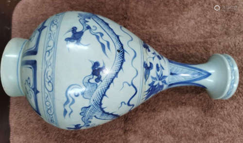 A BLUE&WHITE GLAZE VASE WITH DTAGON PATTERN