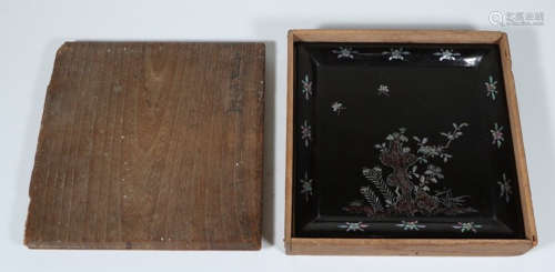 A LACQUER PLATE EMBEDDED WITH CONCH