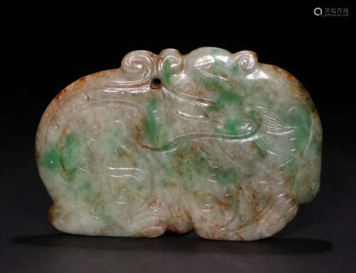 AN OLD JADEITE PENDANT SHAPED WITH BEAST