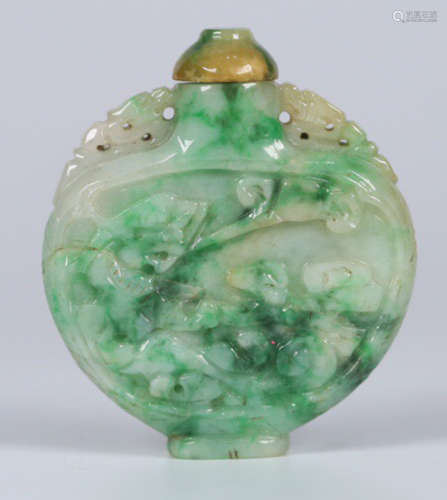 A JADEITE SNUFF BOTTLE WITH CARVING
