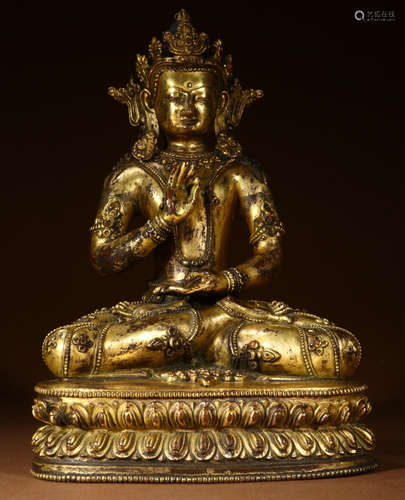 A GILT BRONZE GUANYIN BUDDHA