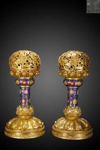 PAIR OF CLOISONNE HAT RACK WITH FLOWER PATTERN