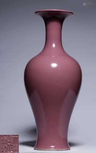 A THREE-COLOR GLAZE BUDDHIST