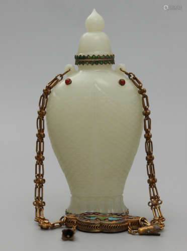 A HETIAN WHITE JADE VASE SHAPED WITH FISH