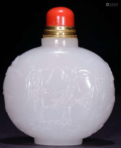 A HETIAN JADE CARVED SNUFF BOTTLE