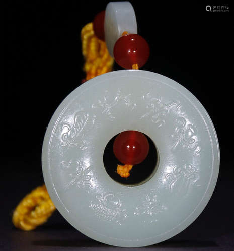 A HETIAN JADE CARVED PENDANT