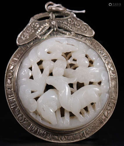 A HETIAN JADE&SILVER CARVED PENDANT
