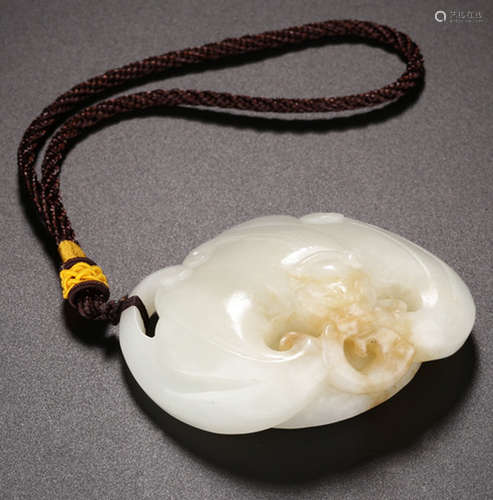 A XINJIANG HETIAN JADE BAT SHAPE PENDANT