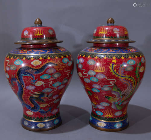 A pair of ancient Chinese enamelled pots, one is with dragon pattern , another is with phoenix pattern一對中國古代琺瑯彩將軍罐